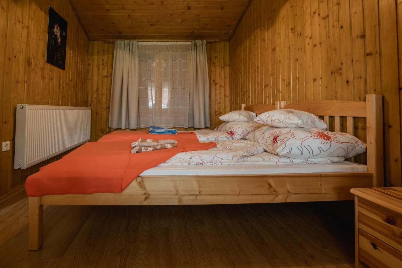 Biotour Camping & Restaurant Ghimes-Faget Luaran gambar